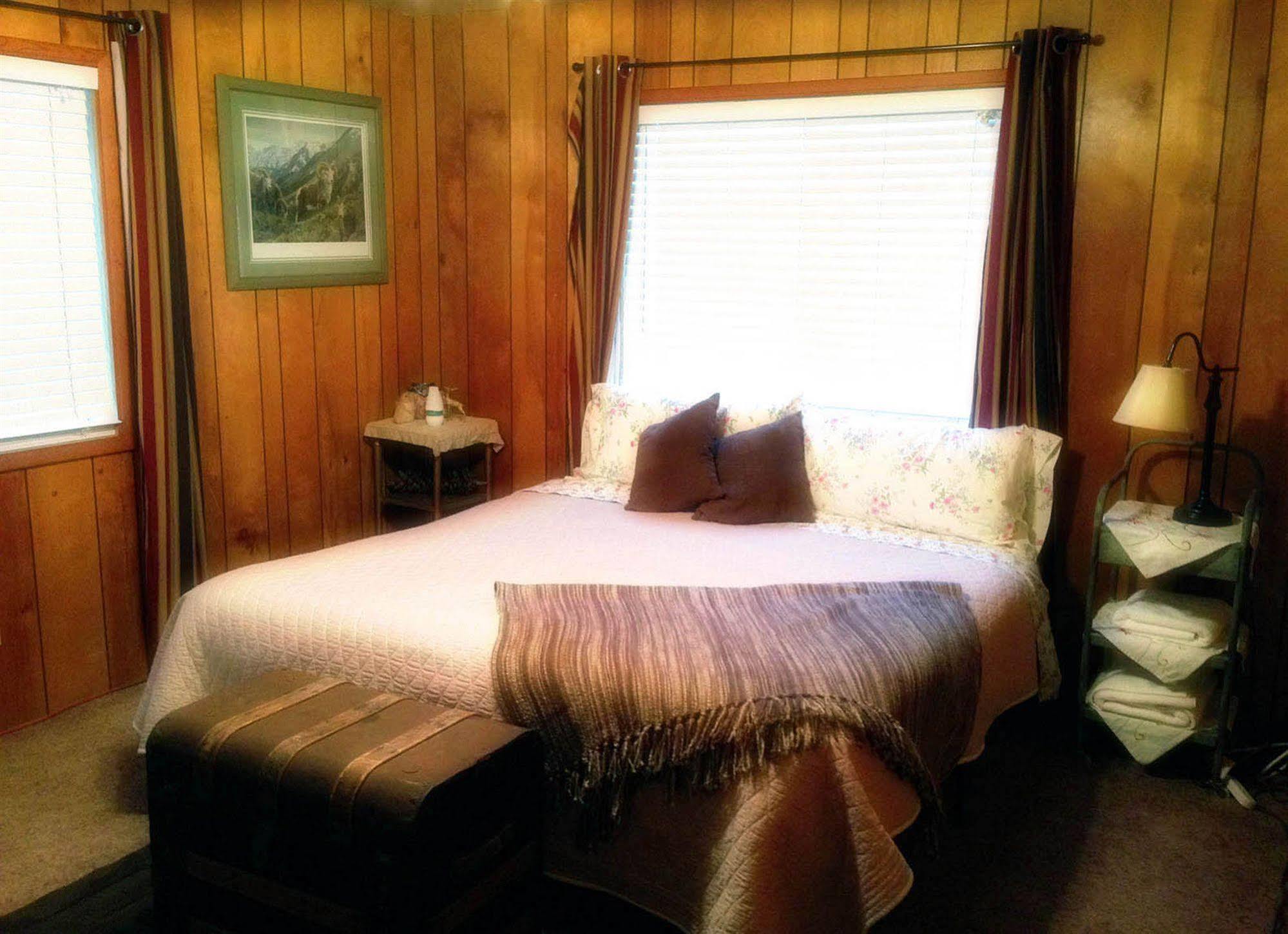 The Red Rooster Lodge Coulterville Εξωτερικό φωτογραφία