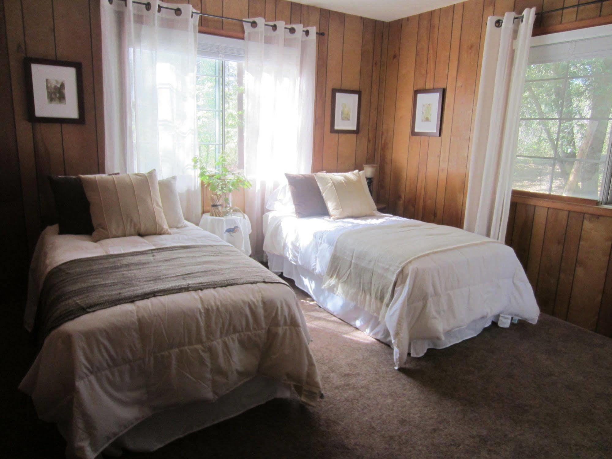 The Red Rooster Lodge Coulterville Εξωτερικό φωτογραφία