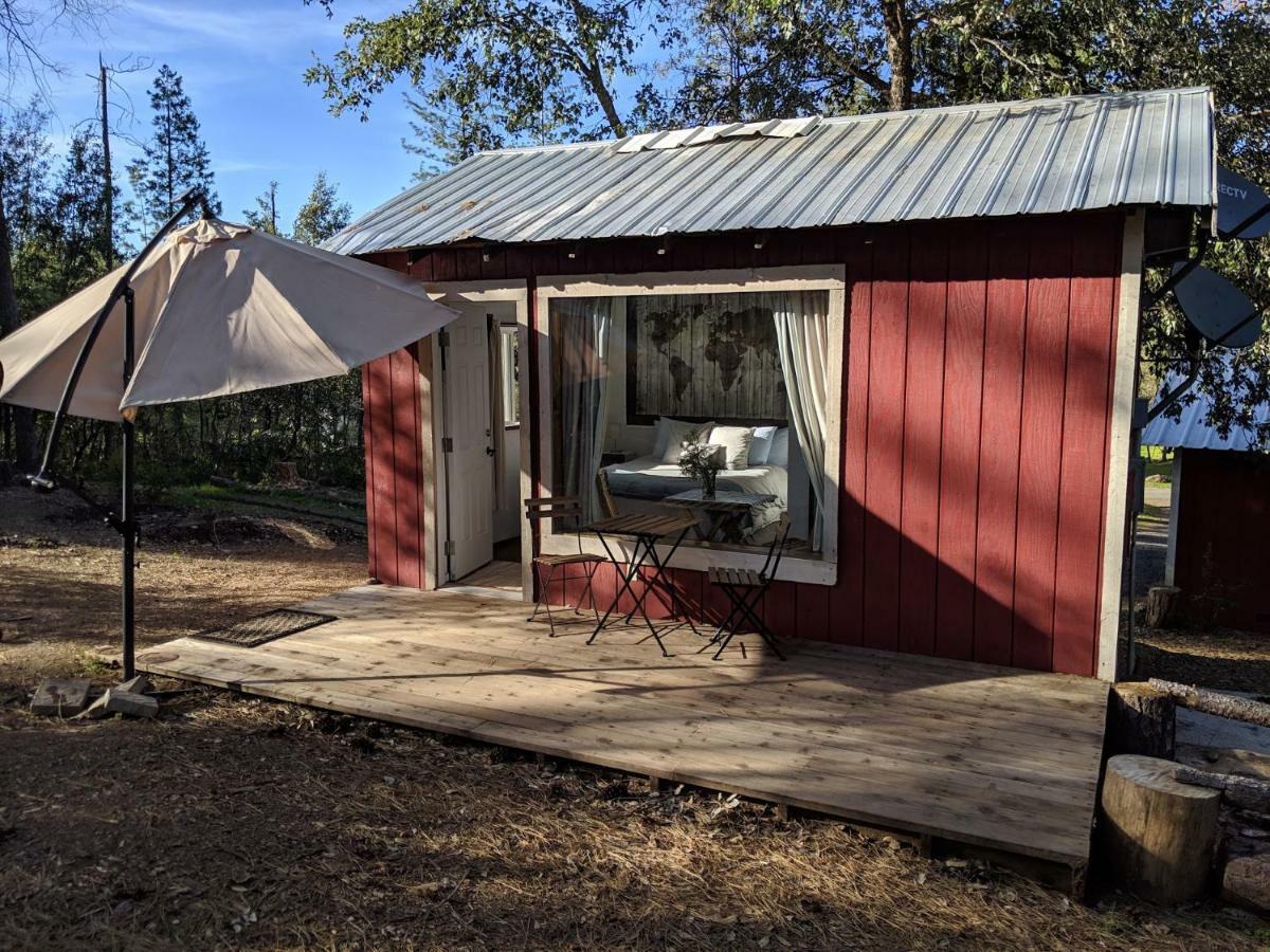 The Red Rooster Lodge Coulterville Εξωτερικό φωτογραφία