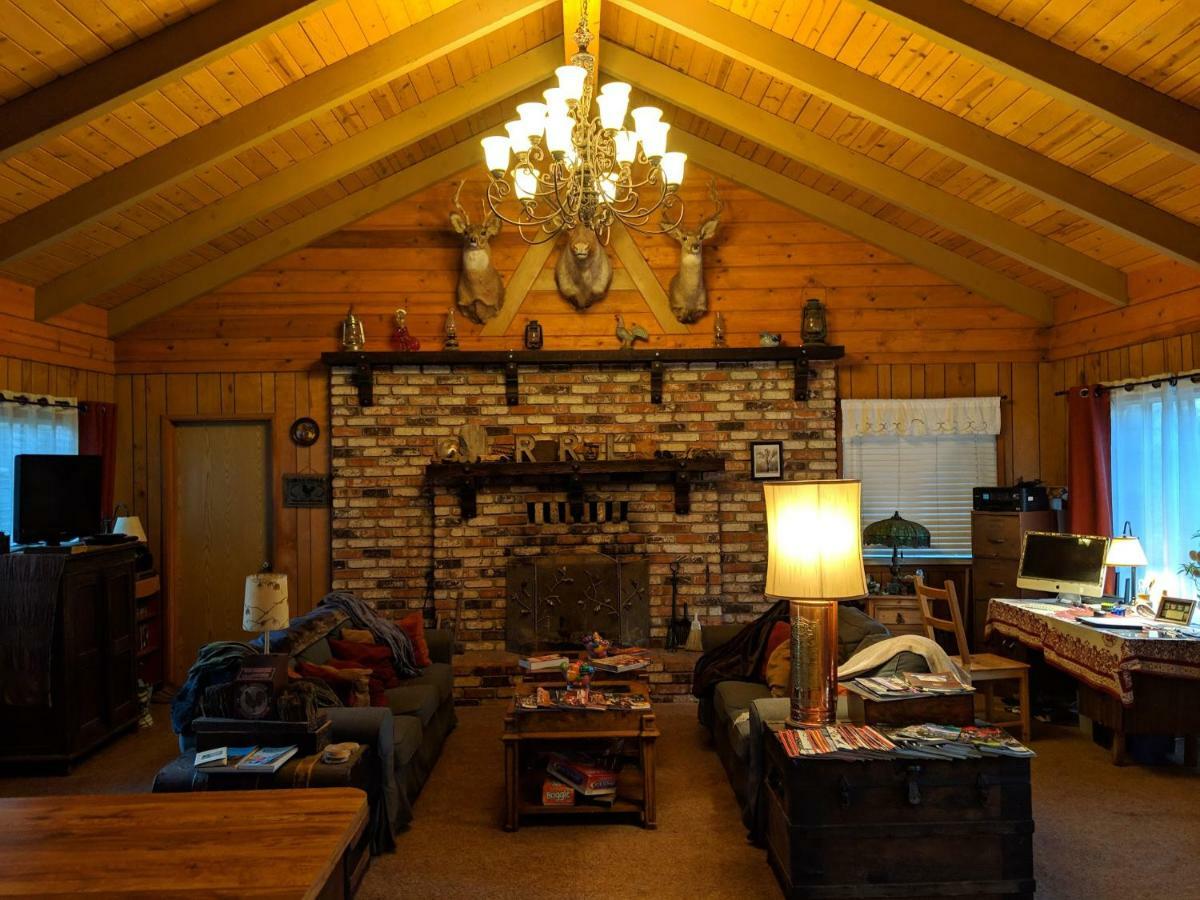 The Red Rooster Lodge Coulterville Εξωτερικό φωτογραφία