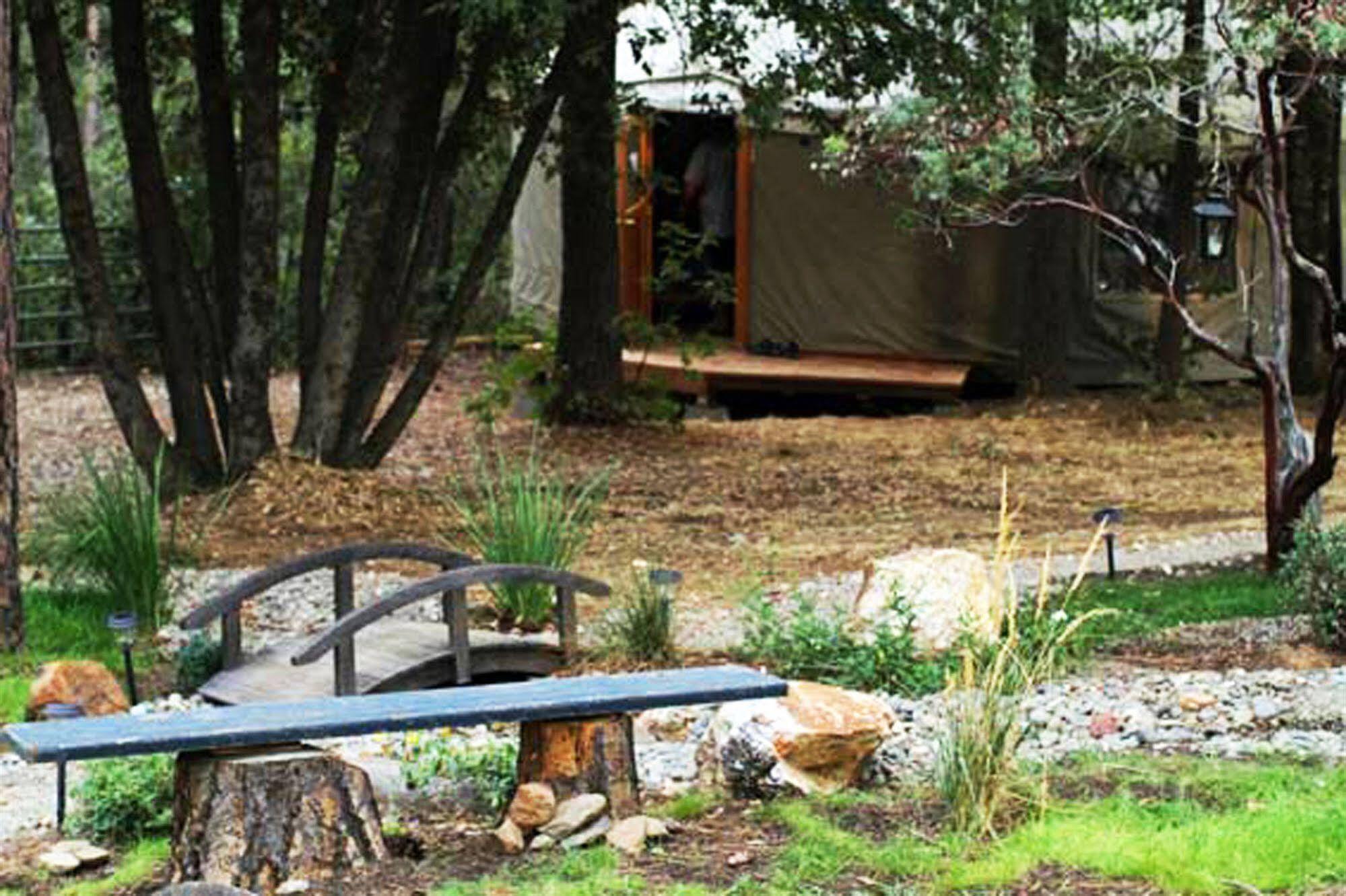 The Red Rooster Lodge Coulterville Εξωτερικό φωτογραφία